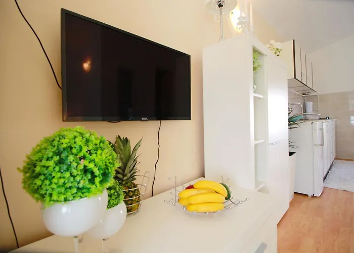 Apartment Sweet Dreams *